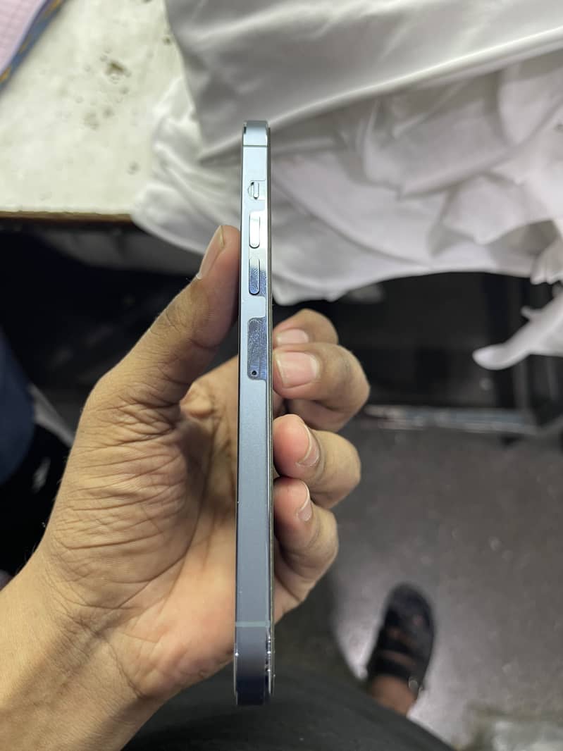 Apple iPhone 13 Pro Max 6