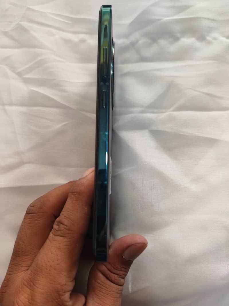 OPPO reno12f 3
