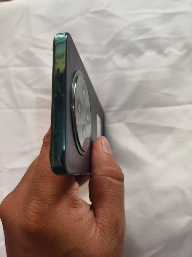 OPPO reno12f 4