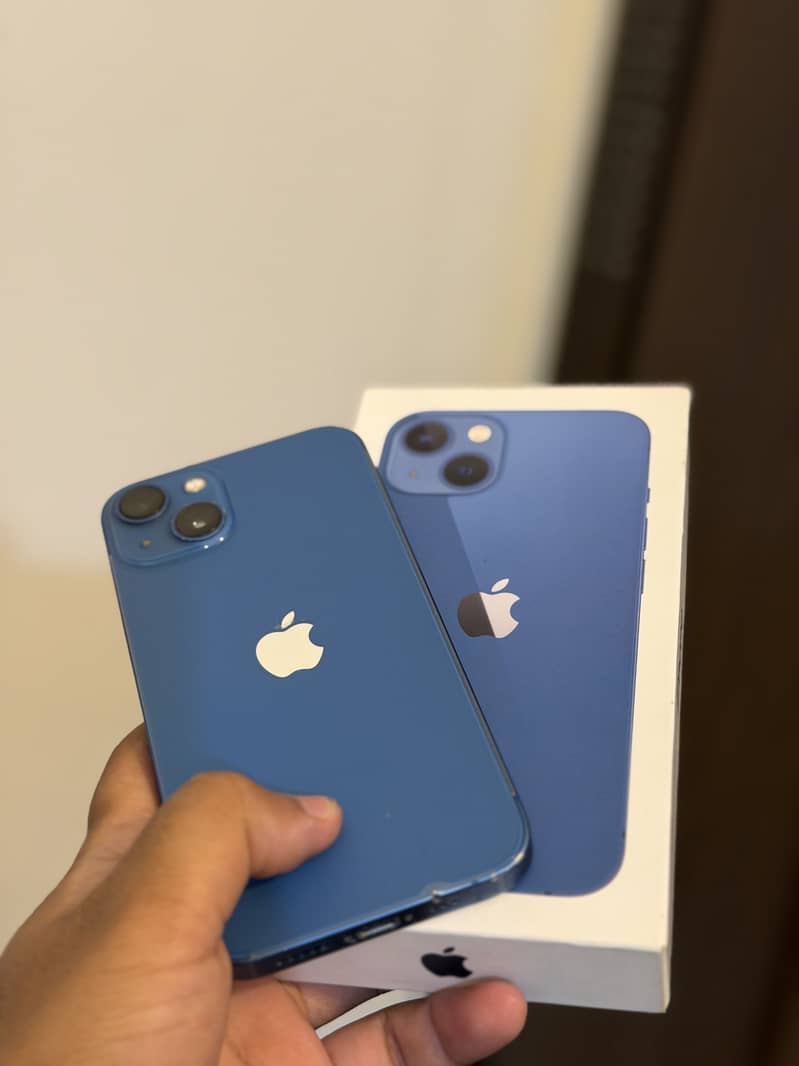 iPhone 13 4