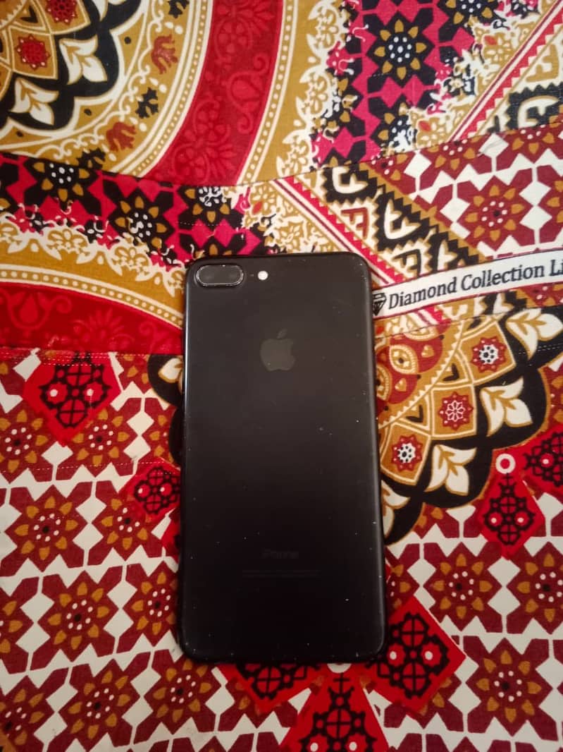 Apple iPhone 7 Plus 8