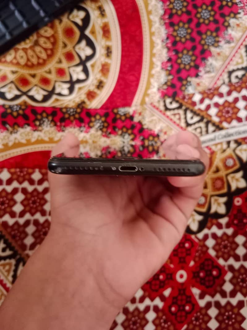 Apple iPhone 7 Plus 10