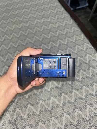 Sony Handycam DCR-SX30 with box