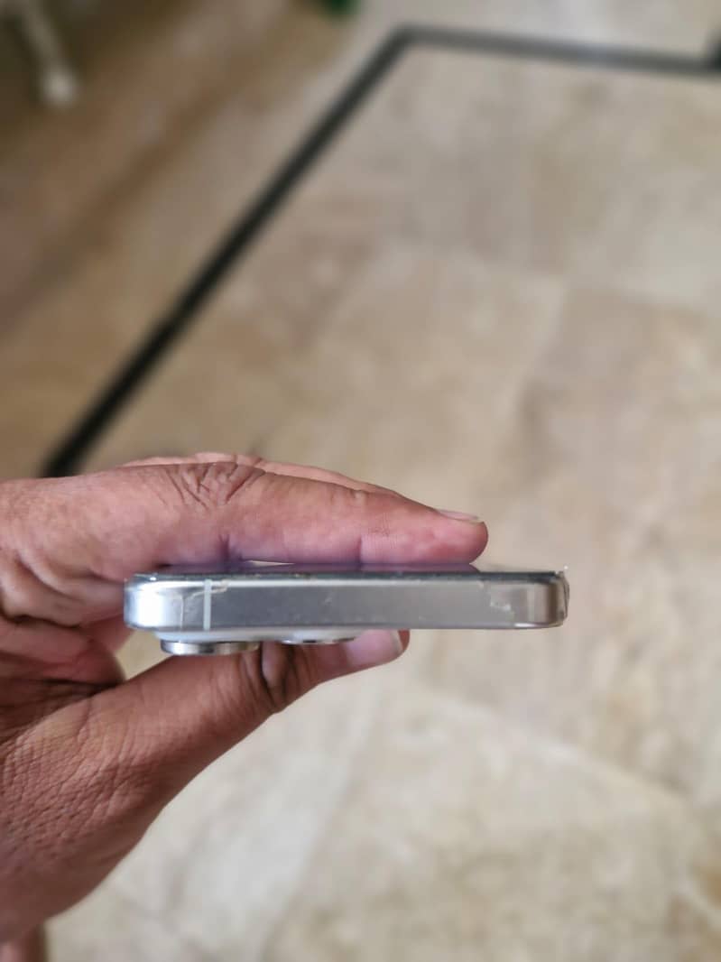 Apple iPhone 15 Pro Max 6