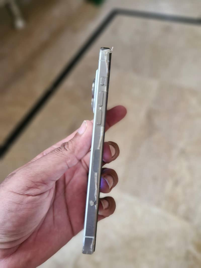 Apple iPhone 15 Pro Max 7