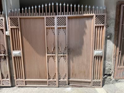 Iron Gate for sale, fresh condition needs new paint only