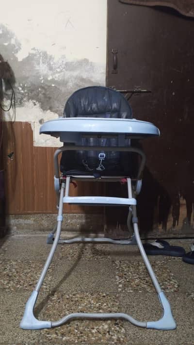 BABY DINNING TABLE