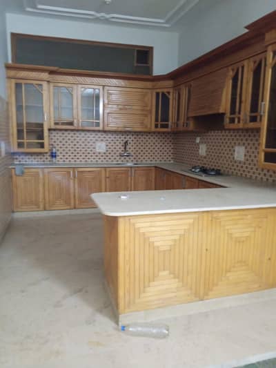 three bed dd portion for rent in johar