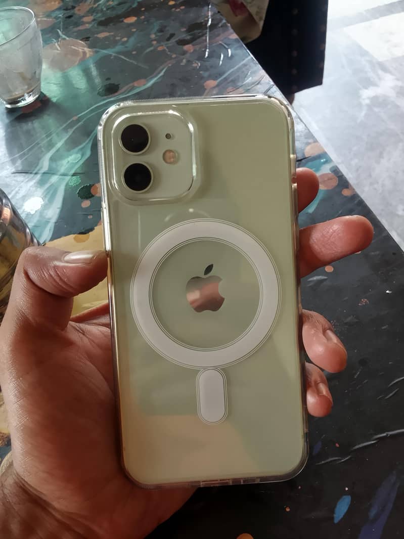 Apple iPhone 12 1