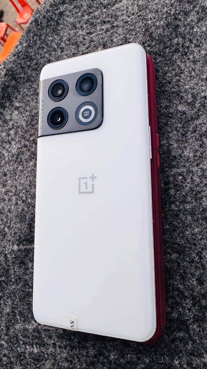 One Plus 10 Pro 4