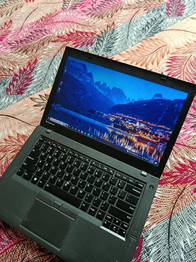 Lenovo Thinkpad T450 Corei7 5th Generation 8 GB Ram Business Laptop