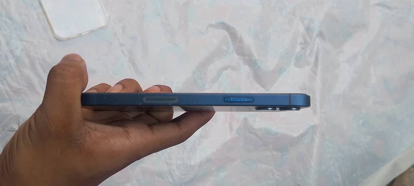 Apple iPhone 12 2