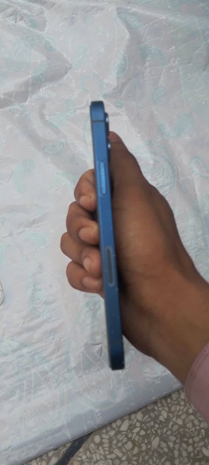 Apple iPhone 12 3