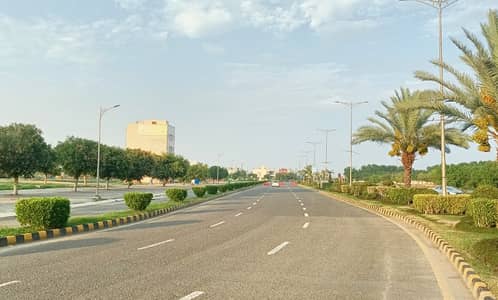 10 MARLA GOOD LOCATION POSSESSION AVALIABLE PLOT MOST BEAUTIFUL PRIME LOCATION FOR SALE IN NEW LAHORE CITY PH 4 B BLOCK.