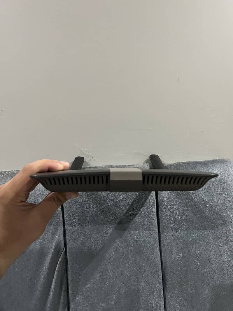Linksys EA6350 1