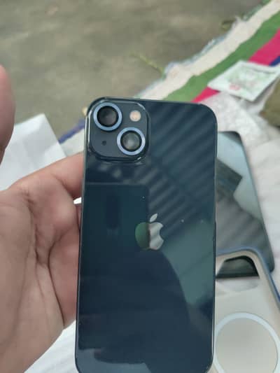Apple iPhone 13