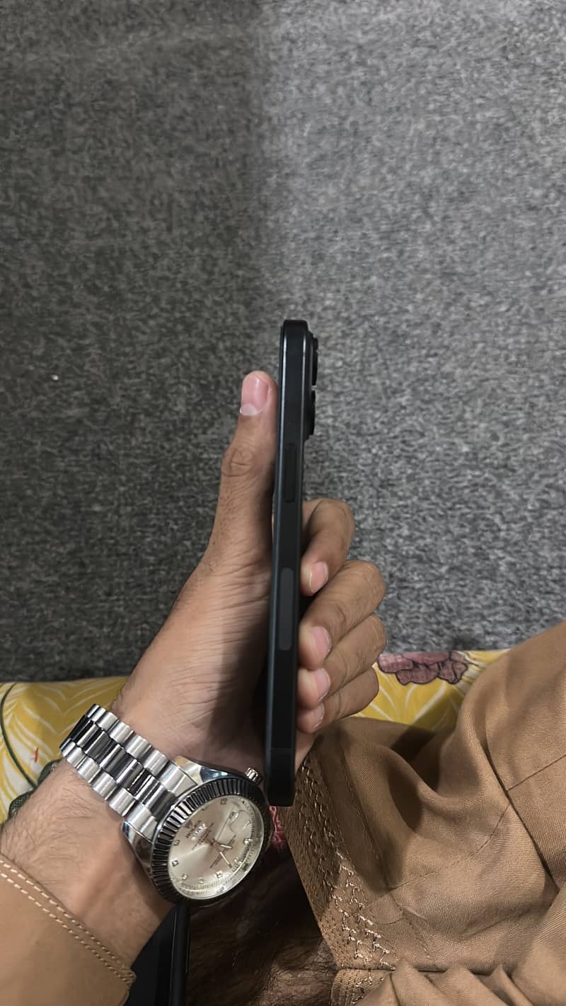 Apple iPhone 15 2