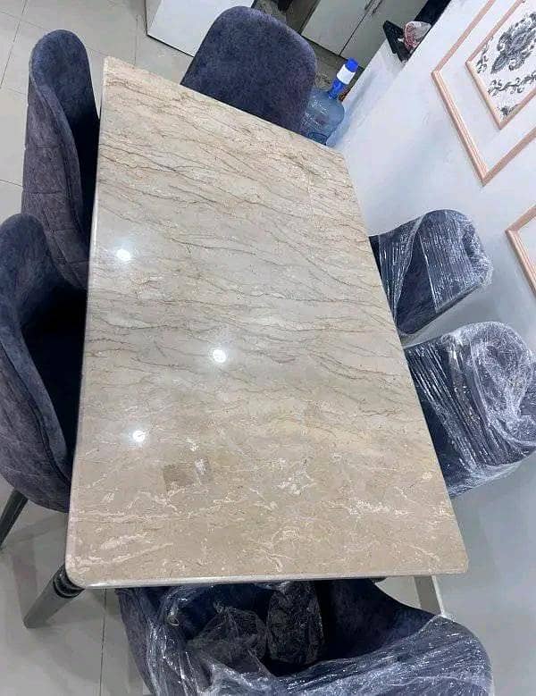 Dining Table set, excellent condition 1