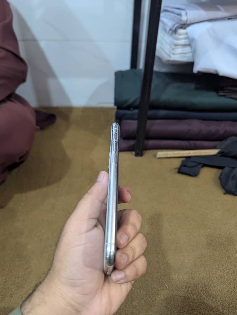 Apple iPhone 11 Pro 3