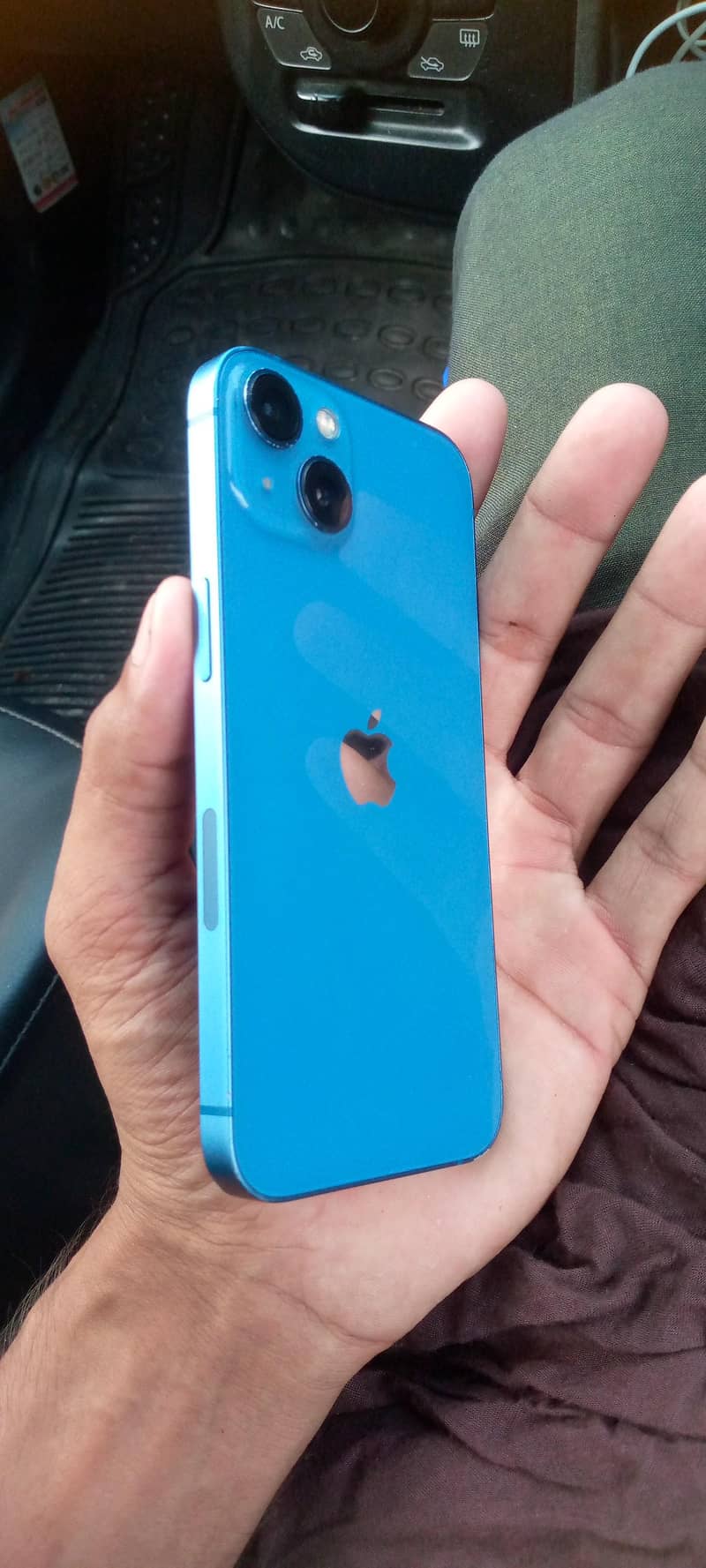 Apple iPhone 13 1