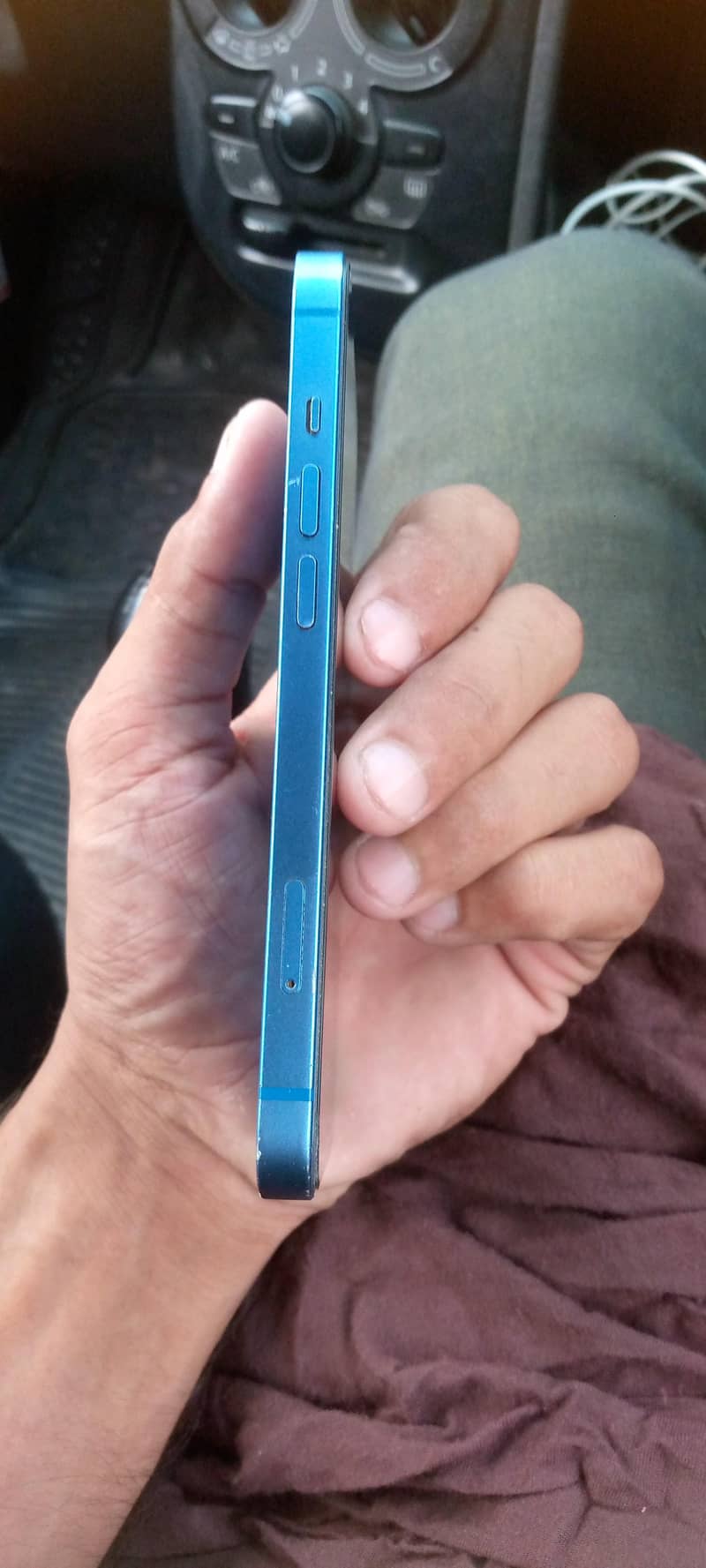 Apple iPhone 13 2