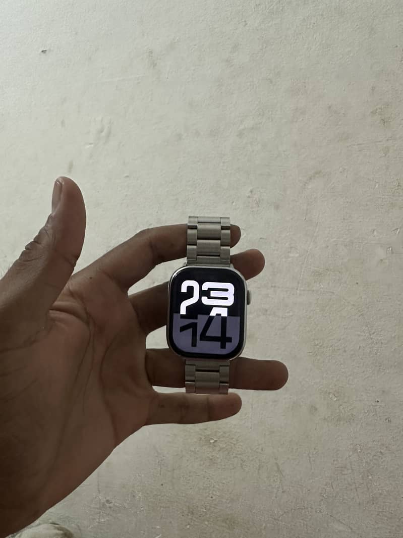 Apple watch series 10 6