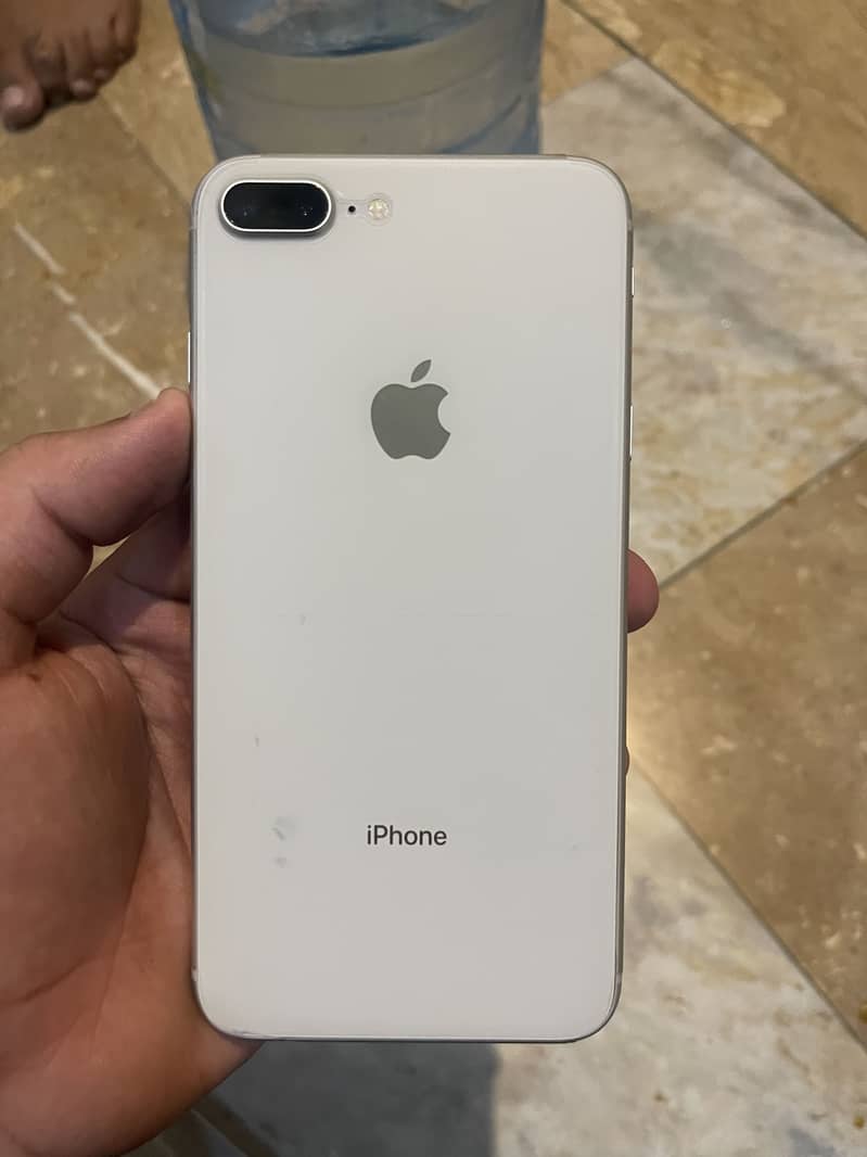 Apple iPhone 8 Plus 0