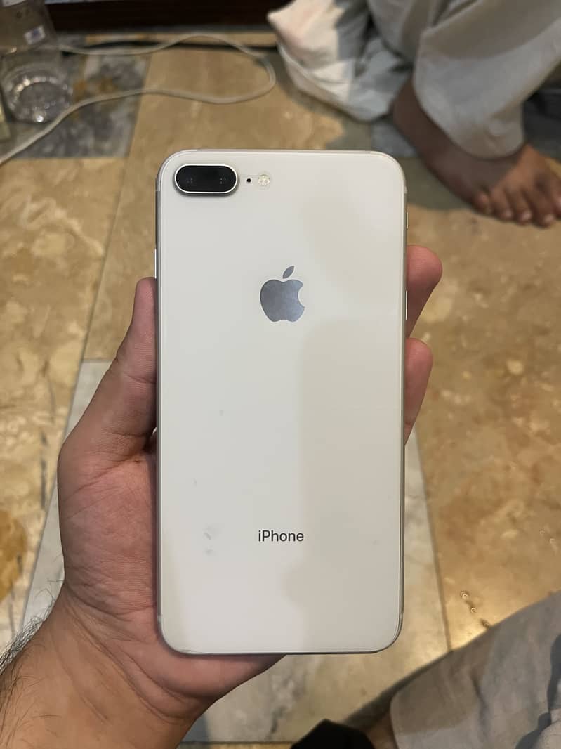 Apple iPhone 8 Plus 5
