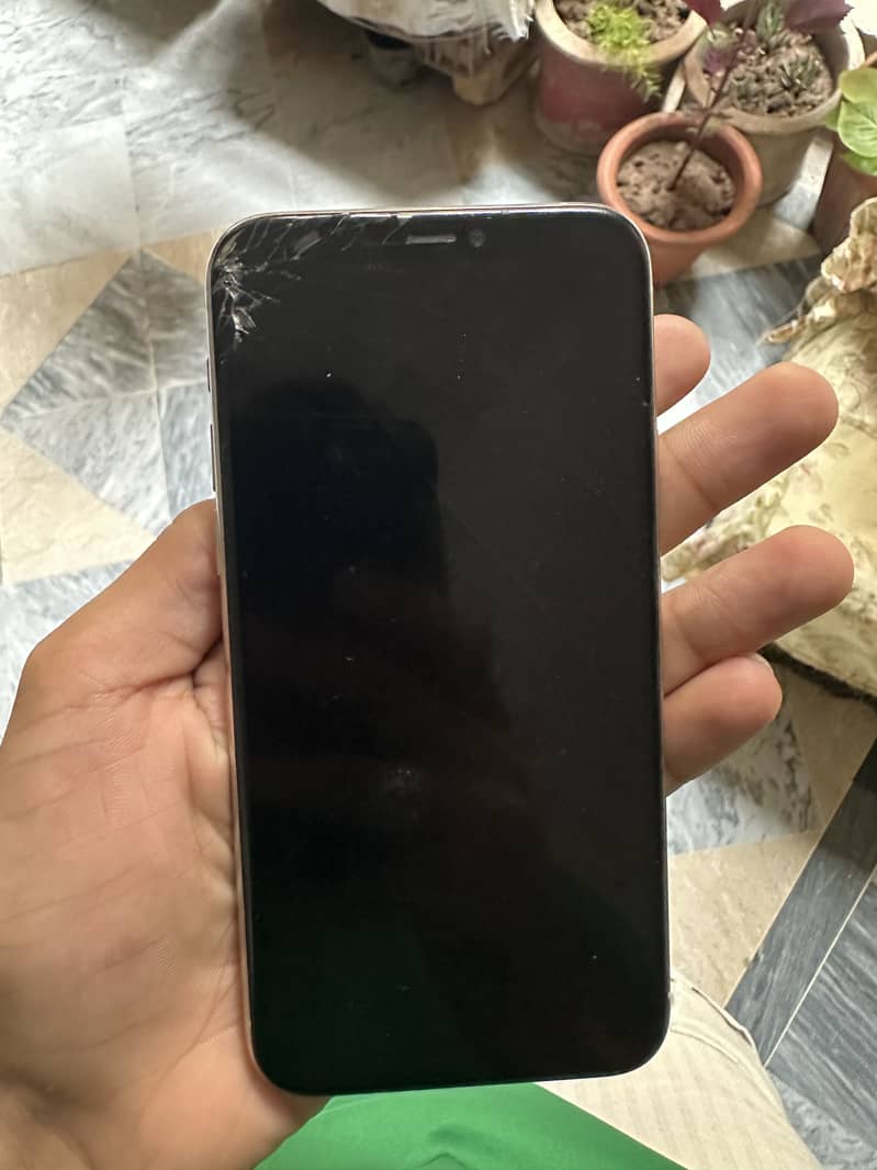 Apple iPhone 11 Pro 1