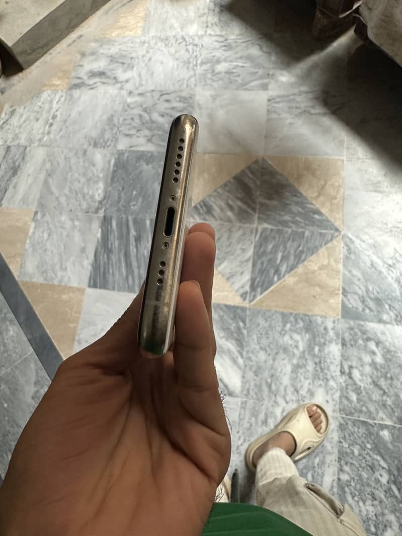Apple iPhone 11 Pro 3