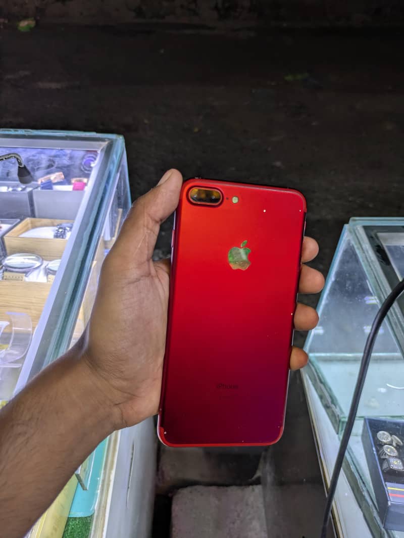 Apple iPhone 7 Plus 0