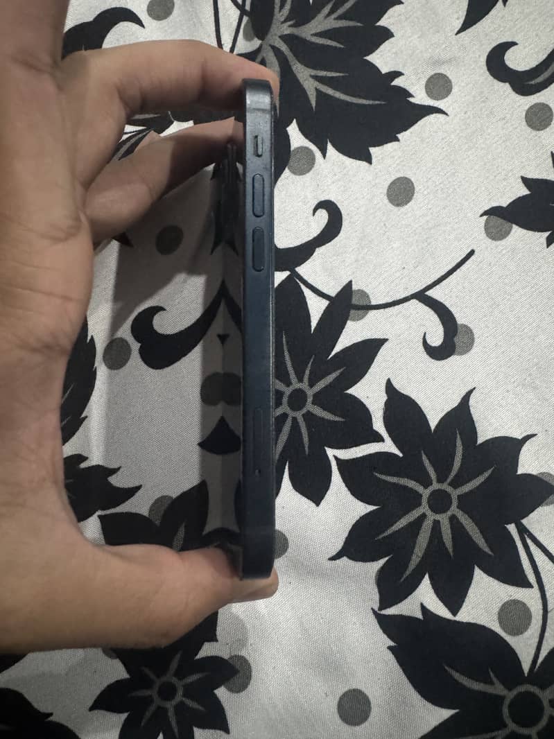 Apple iPhone 13 mini 1