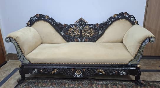 Dewan for sale with cushions