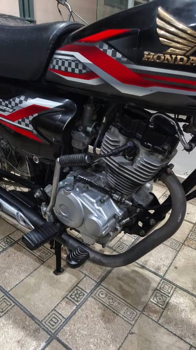 Honda CD 125 2024