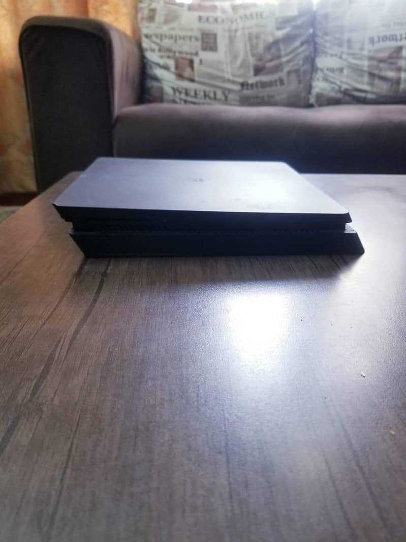 PS4 Slim 3