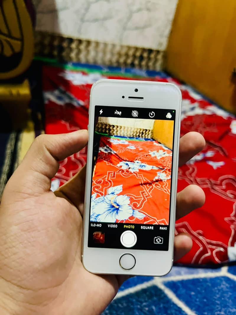 Apple iPhone SE 8
