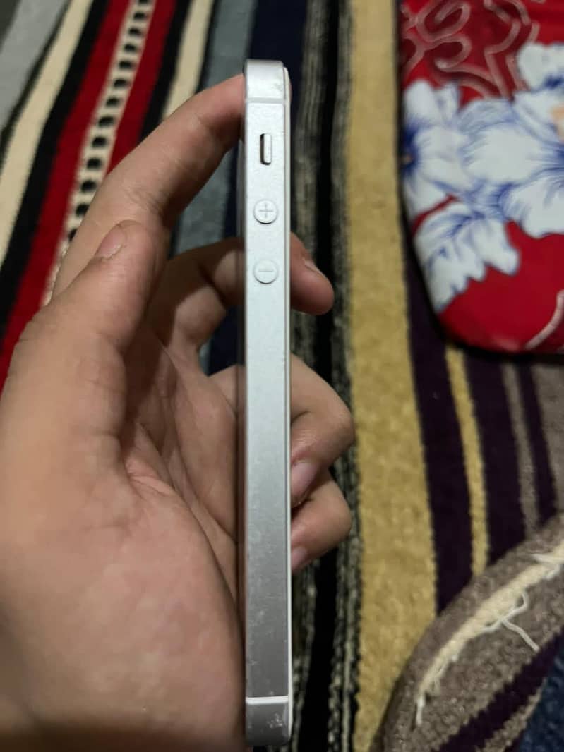 Apple iPhone SE 9