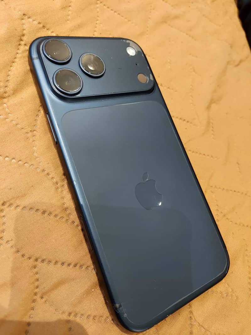 Apple iPhone 17 Pro Max 0