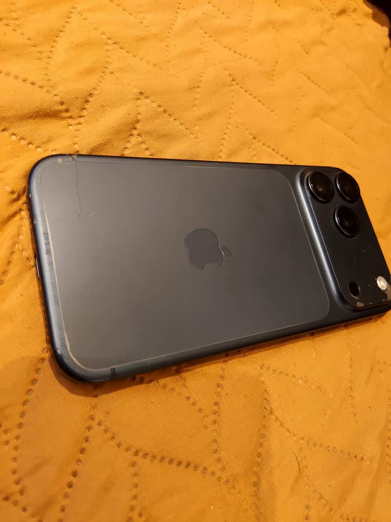 Apple iPhone 17 Pro Max 1