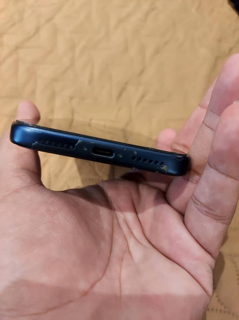 Apple iPhone 17 Pro Max 4