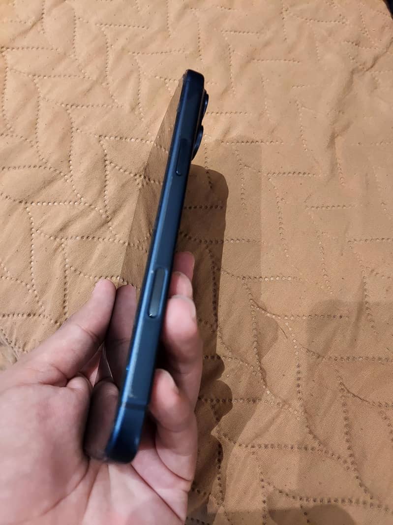 Apple iPhone 17 Pro Max 5