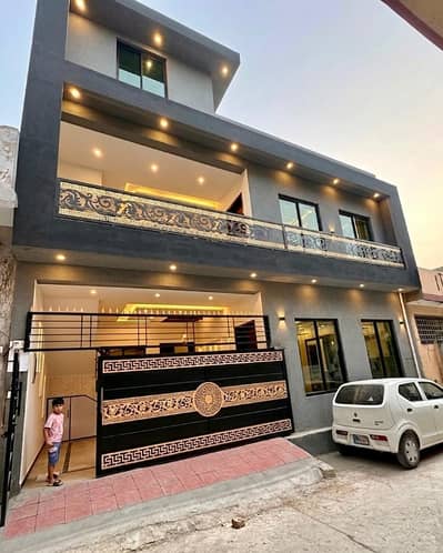 5.5 double story house for Rent