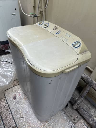 Haier 8kg Semi Automatic washing machine