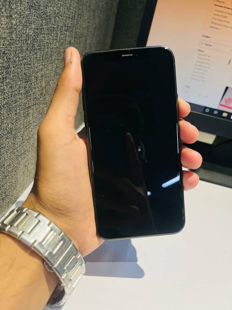 Apple iPhone 11 Pro 1