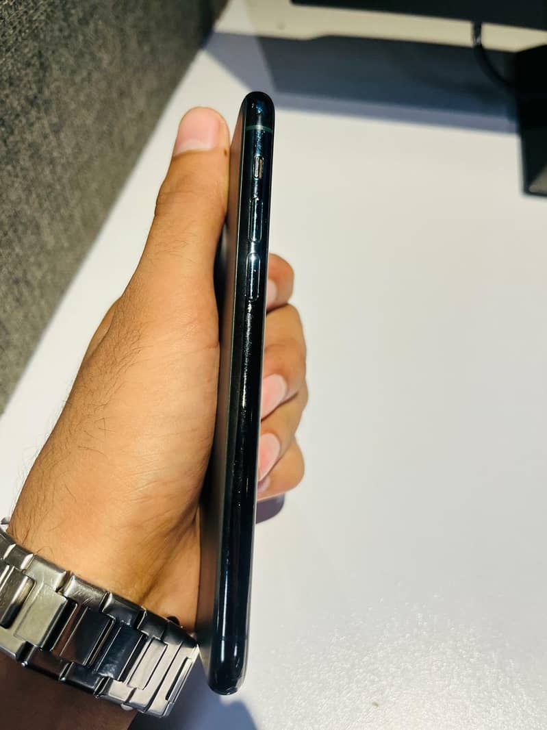 Apple iPhone 11 Pro 5