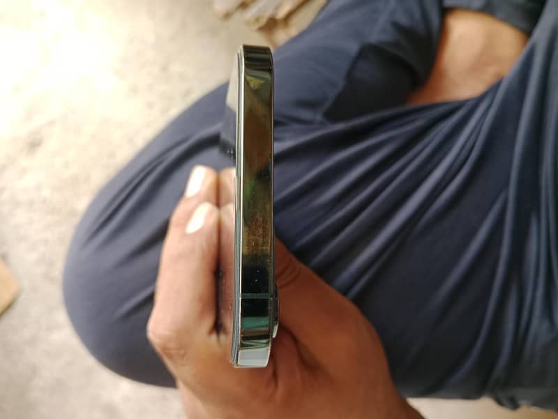Apple iPhone 12 Pro Max 2