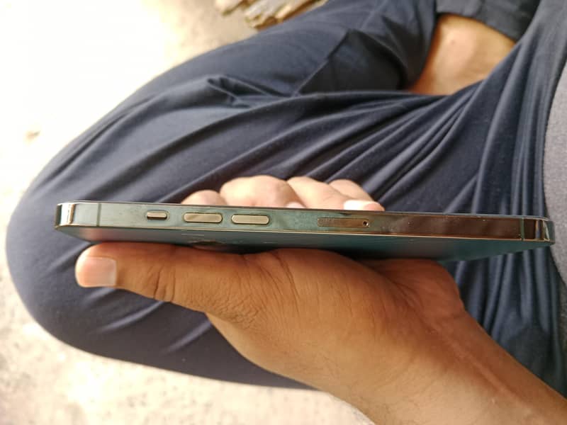 Apple iPhone 12 Pro Max 3