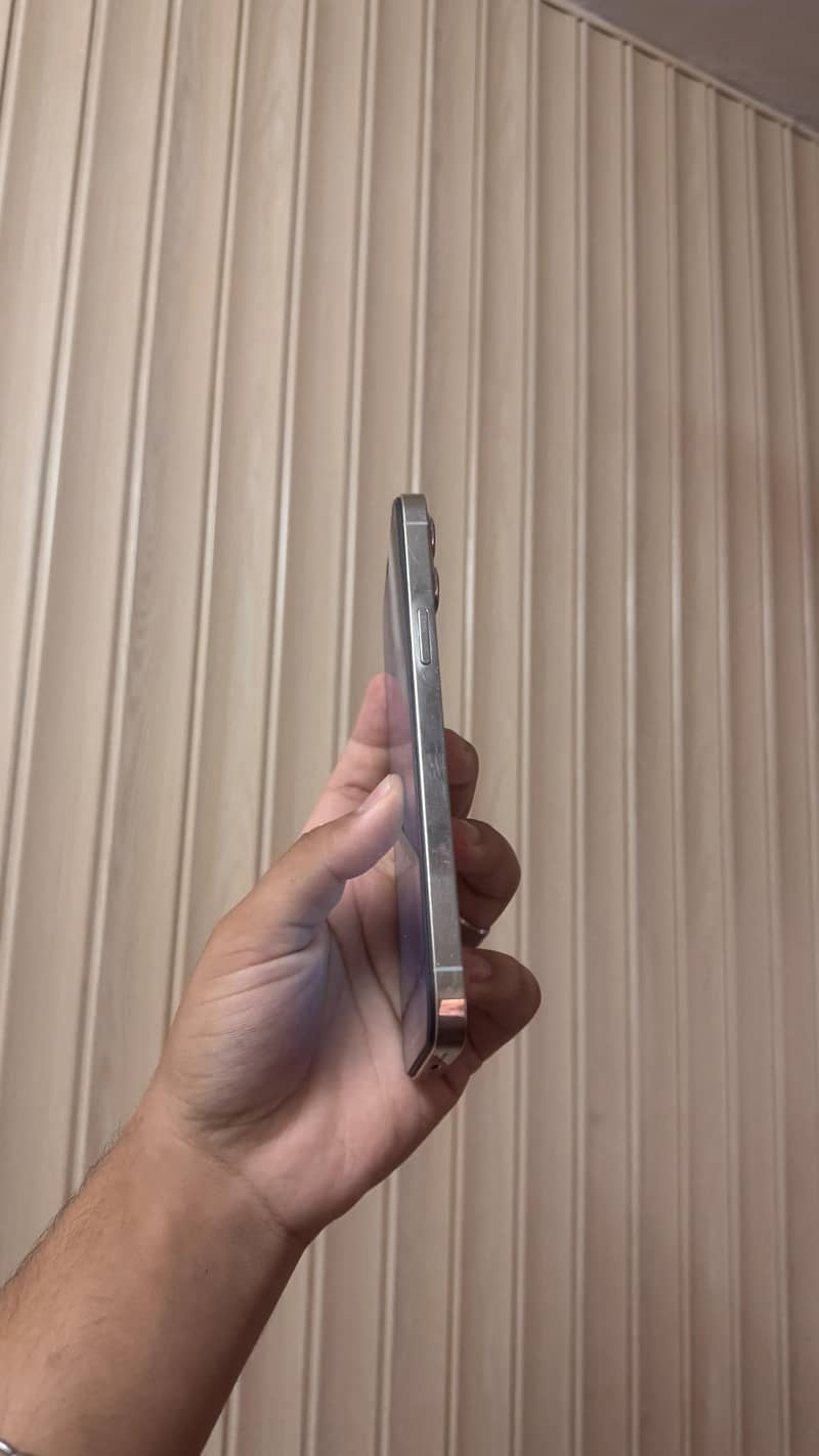 Apple iPhone 12 Pro Max 4