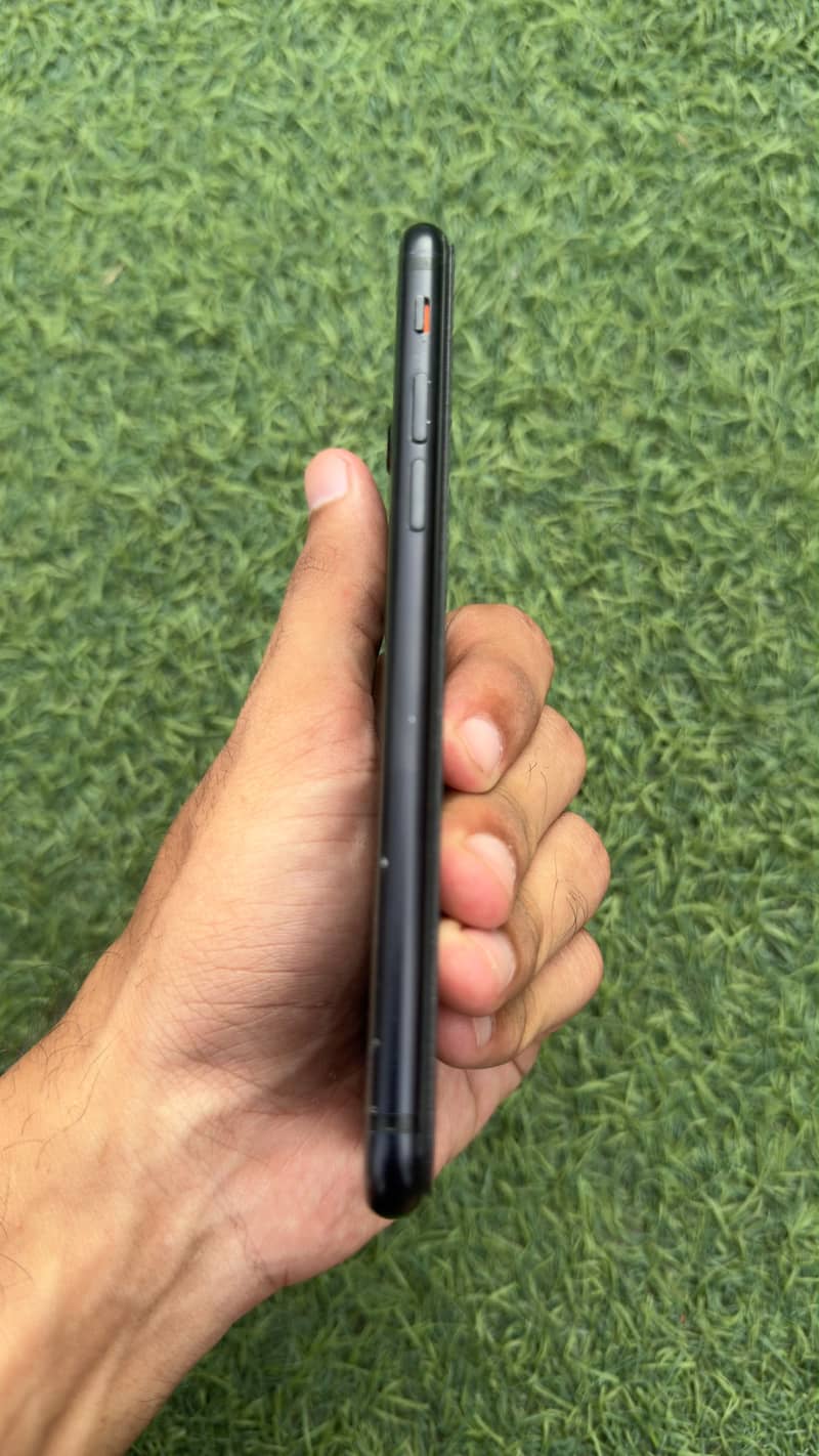Apple iPhone SE 2 Generation 4