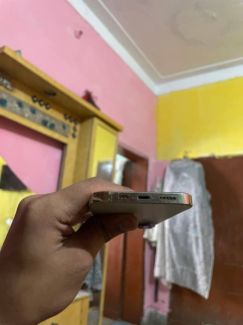 Apple iPhone 13 Pro 6